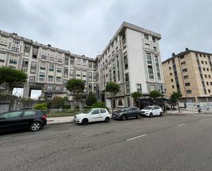 Vista exterior de Pis de lloguer en Oviedo  amb Balcó