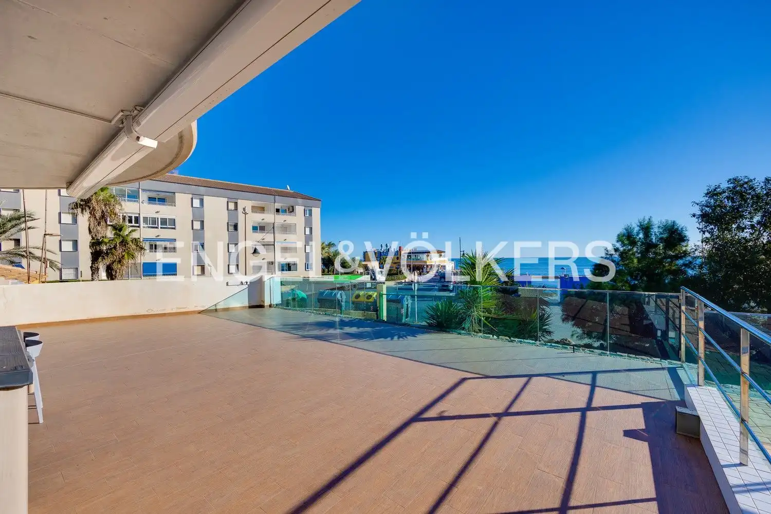 Terrasse von Erdgeschoss zum Verkauf in Torrevieja mit Klimaanlage, Heizung und Terrasse