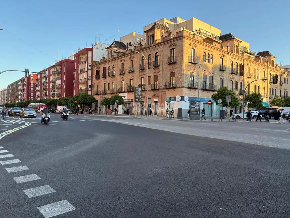 Vista exterior de Piso en venta en Sevilla con Aire acondicionado, Calefacción y Terraza