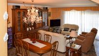 Sala d'estar de Casa adosada en venda en Montmeló amb Aire condicionat, Calefacció i Terrassa