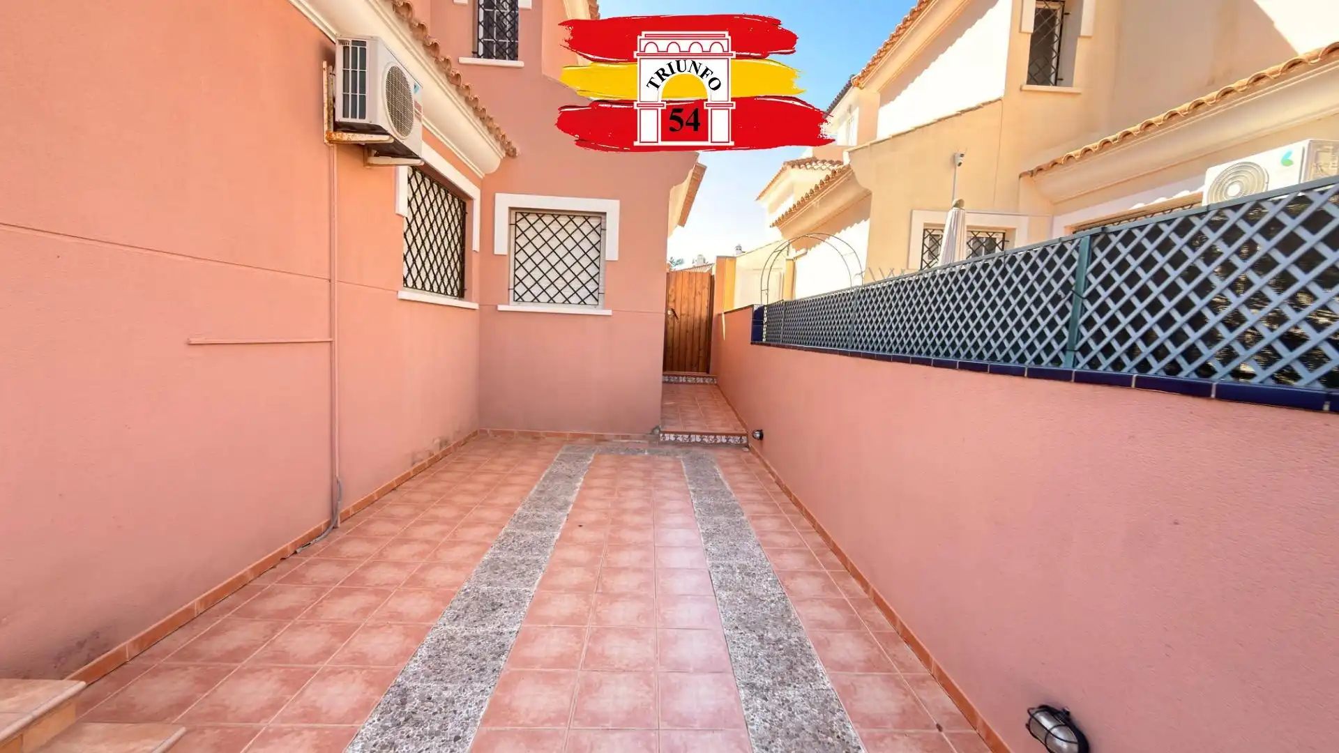 Terraza de Casa adosada en venta en Pilar de la Horadada con Aire acondicionado, Jardín privado y Amueblado