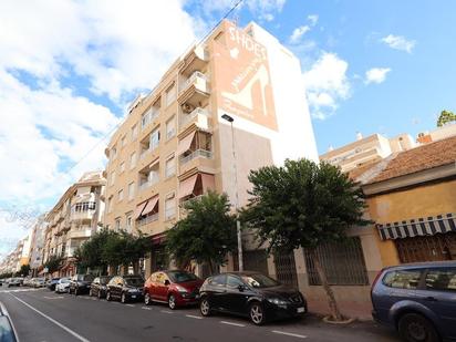 Vista exterior de Apartament en venda en Torrevieja amb Aire condicionat i Terrassa