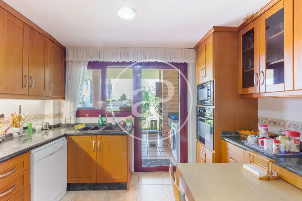 Cocina de Casa o chalet en venta en Sagunto / Sagunt con Aire acondicionado, Calefacción y Jardín privado