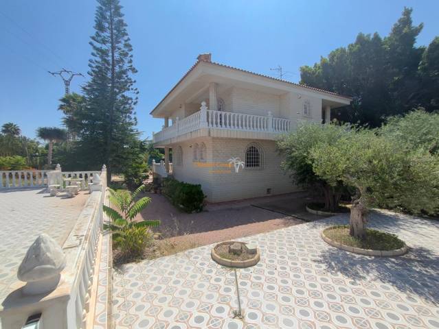 Casa-chalet en Venta en La Algoda - Matola - Llano de San José
