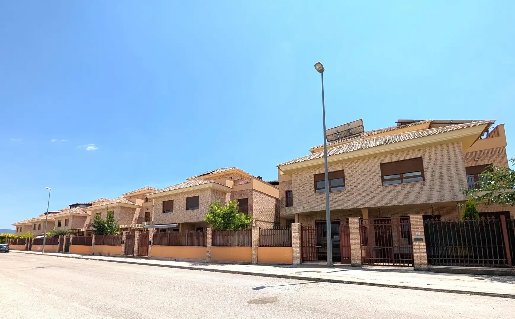 Casa adosada en venta en Calle RIU SEGURA, Castalla