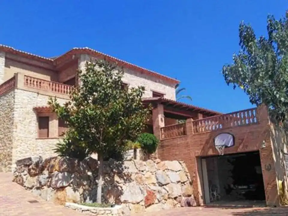 Country house zum Verkauf in Las Rotas / Les Rotes