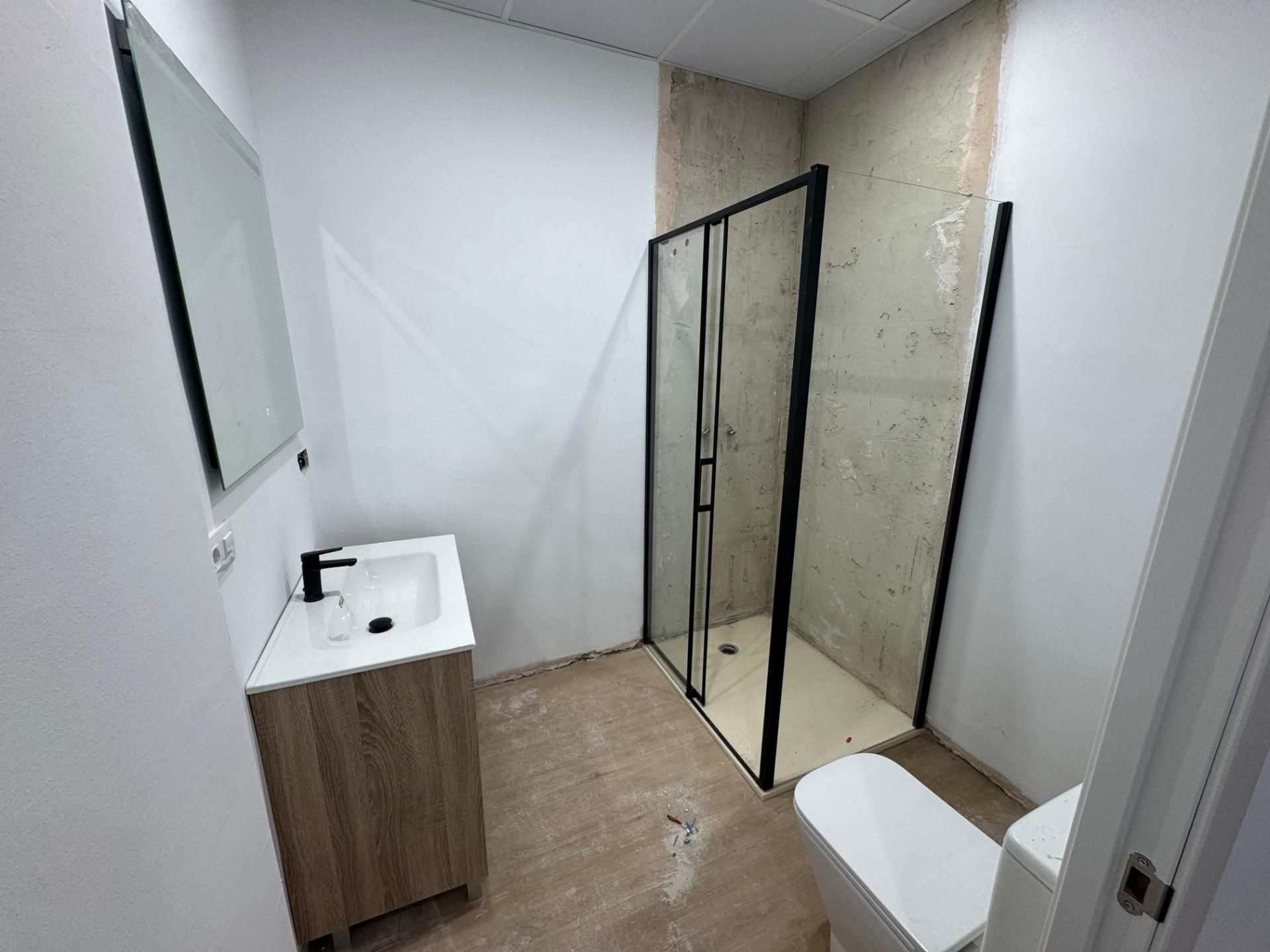 Bathroom of Flat for sale in Mairena del Aljarafe