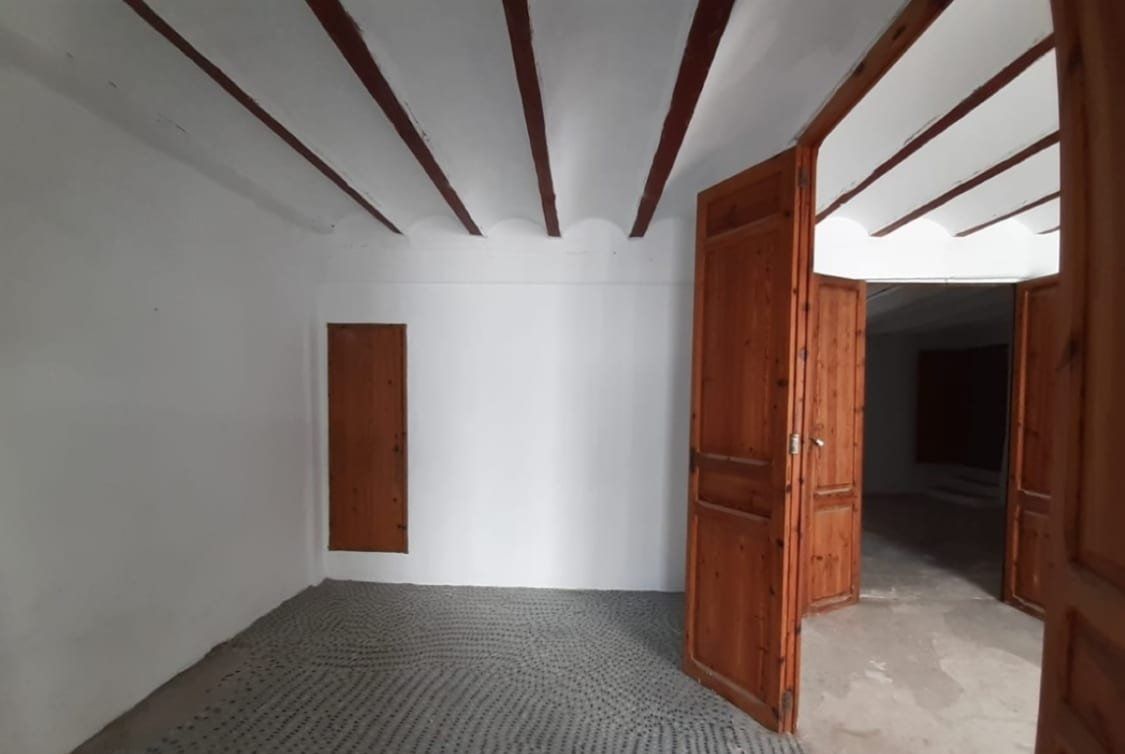 Casa adosada en venda en Bicorp amb Alarma