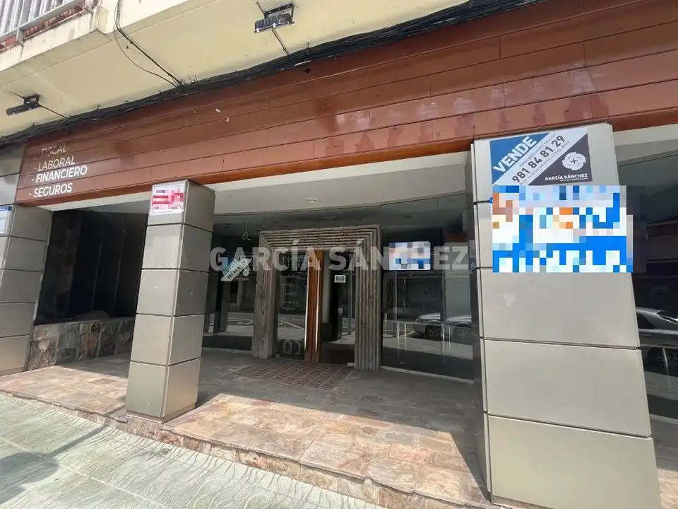 Local comercial de lloguer a Avenida de Barraña