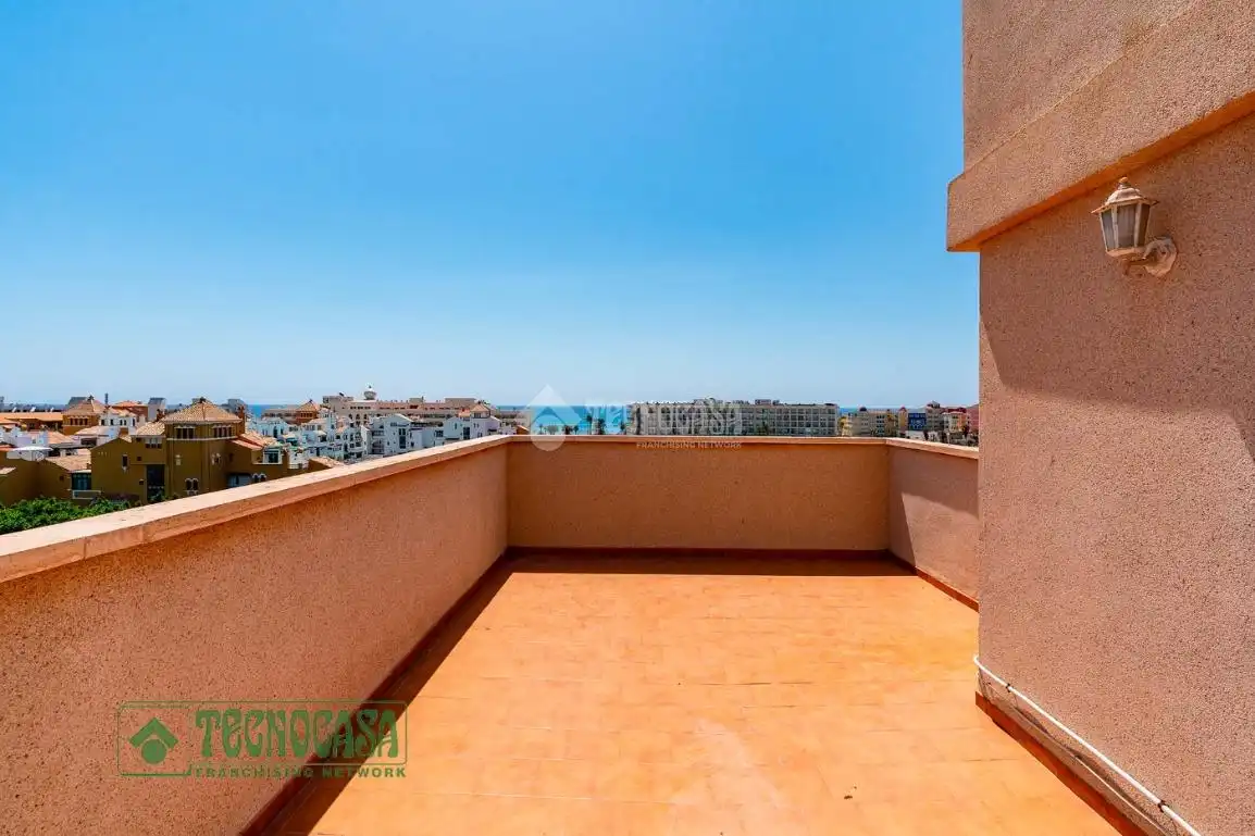 Terraza de Piso en venta en Roquetas de Mar con Calefacción y Terraza