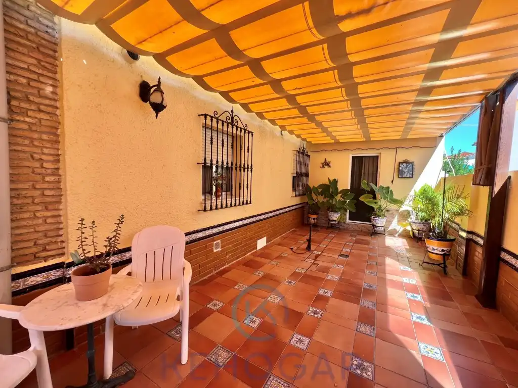 Terrace of Houses for sale in Dos Hermanas