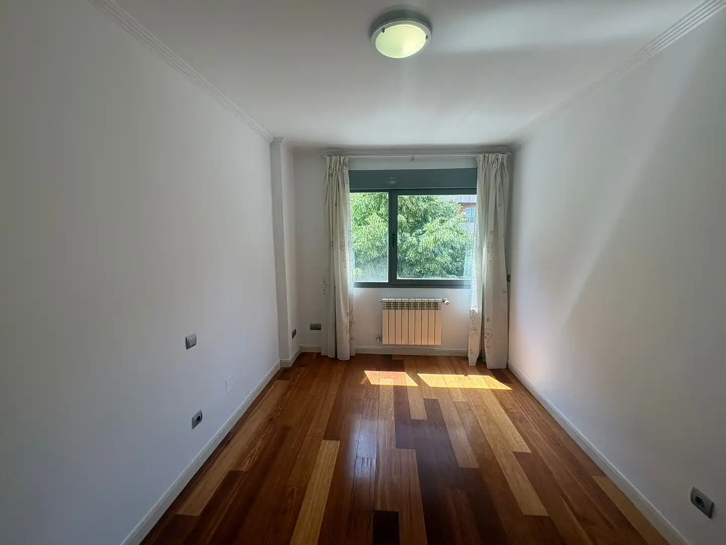Habitación de Piso de alquiler en Madrid con Aire acondicionado, Calefacción y Jardín privado