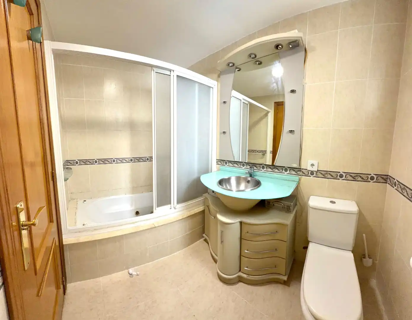 Bathroom of Attic for sale in Burjassot  with Air Conditioner, Heating and Terrace