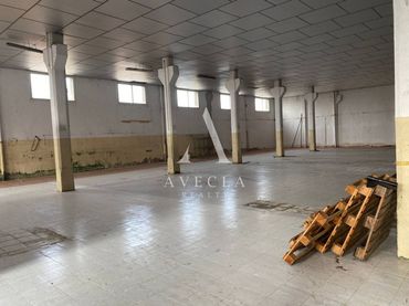 Nave industrial in affitto a Calle verge de montserrat 25