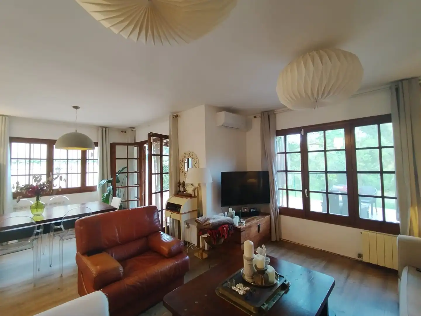 Wohnzimmer von Einfamilien-Reihenhaus zum Verkauf in Santa Cristina d'Aro mit Heizung und Terrasse