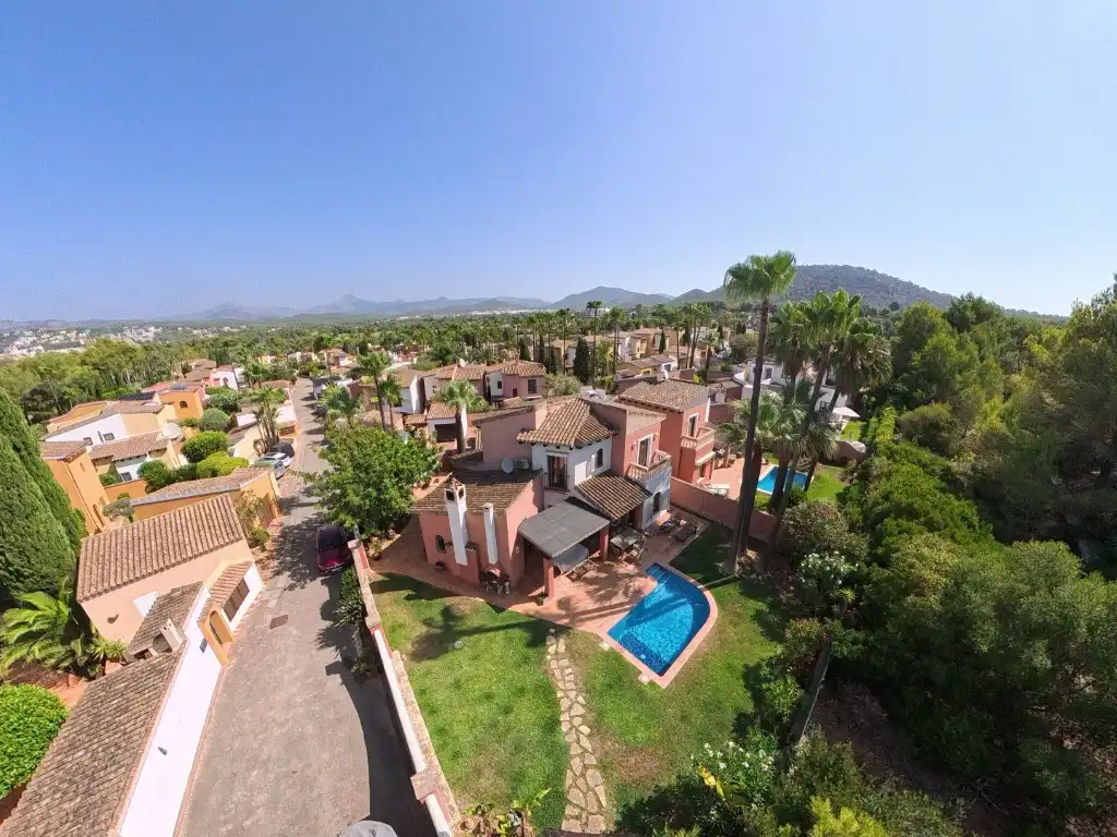 Vista exterior de Casa o xalet en venda en Calvià amb Aire condicionat, Jardí privat i Terrassa