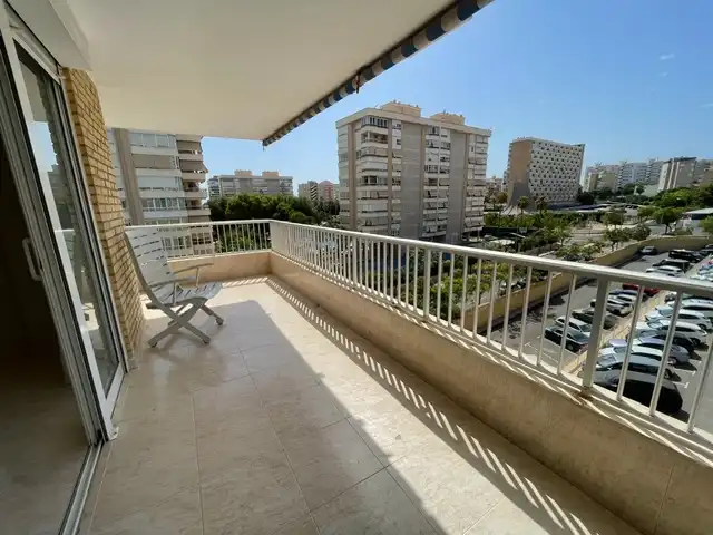 Vista exterior de Pis en venda en Alicante / Alacant amb Aire condicionat, Calefacció i Terrassa