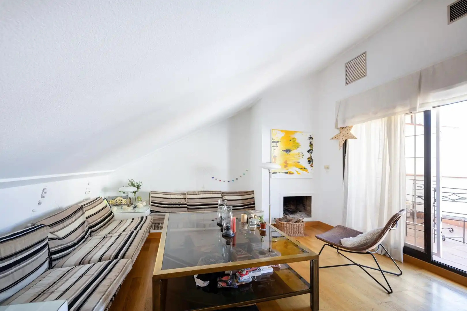 Sala de estar de Estudio en venta en Granada con Calefacción, Terraza y Balcón