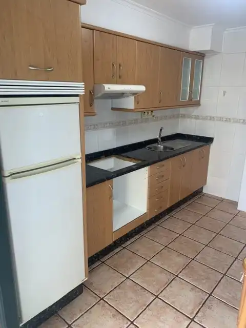 Cocina de Apartamento en venta en Marín con Parquet, Trastero y Amueblado