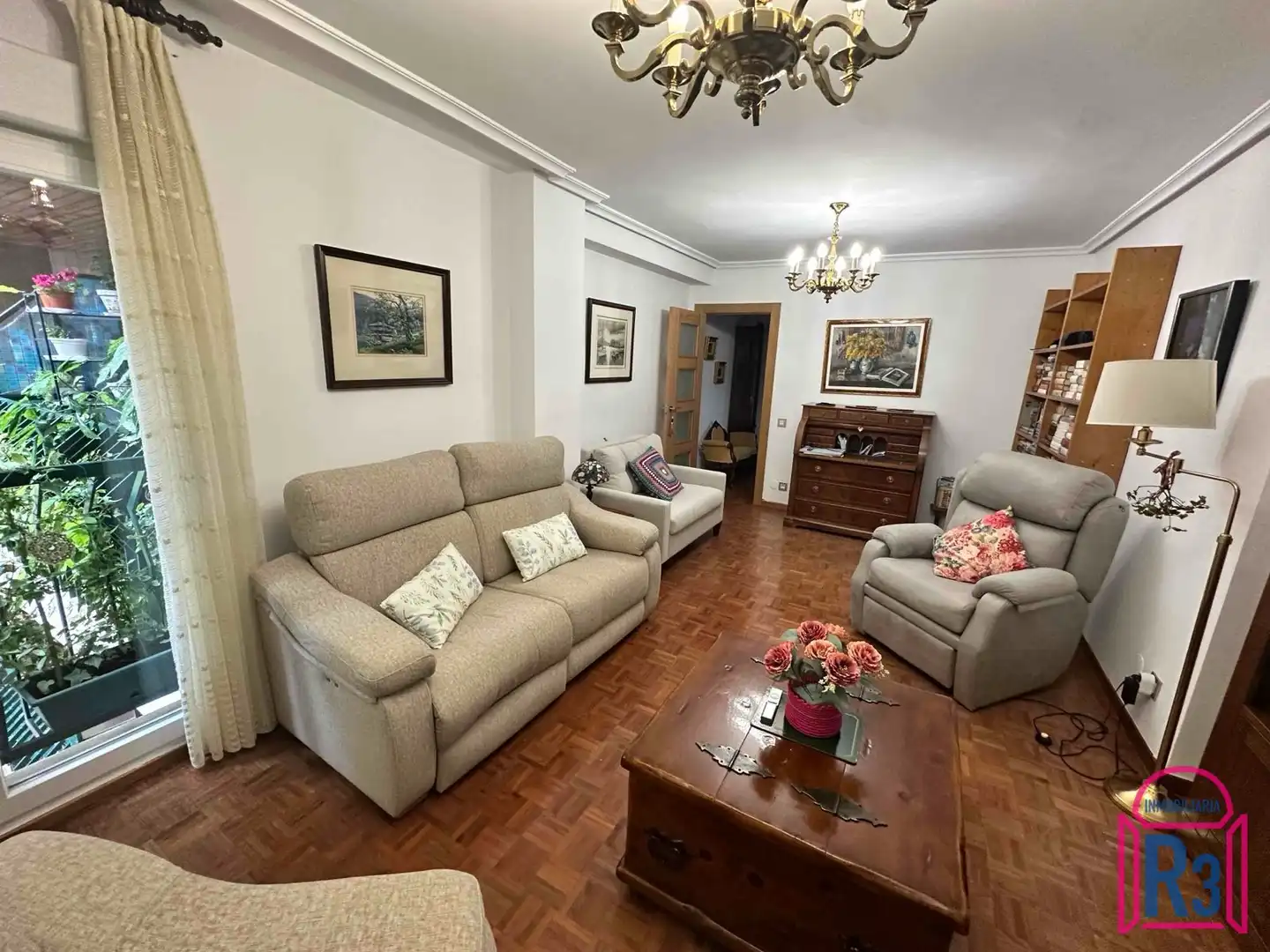 Sala de estar de Piso en venta en León Capital  con Calefacción y Terraza