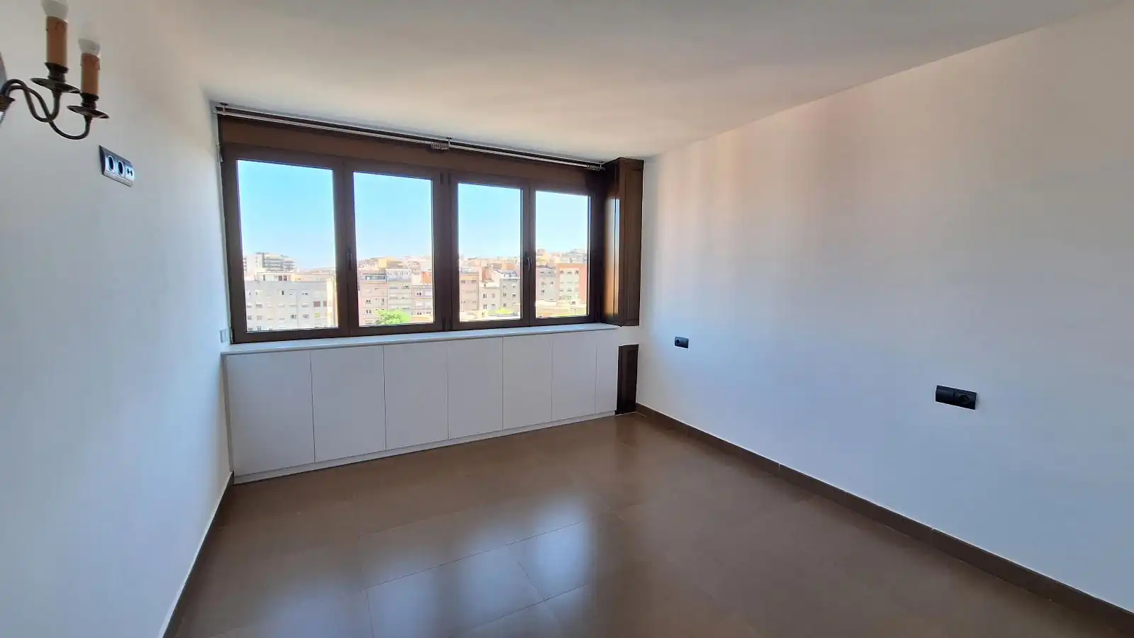 Schlafzimmer von Wohnung zur Miete in L'Hospitalet de Llobregat mit Klimaanlage und Heizung