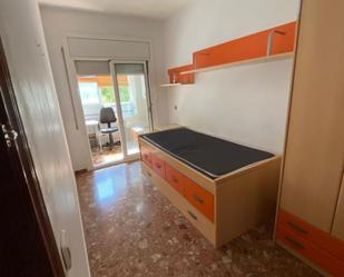 Dormitori de Apartament per a compartir en Badalona amb Aire condicionat i Balcó