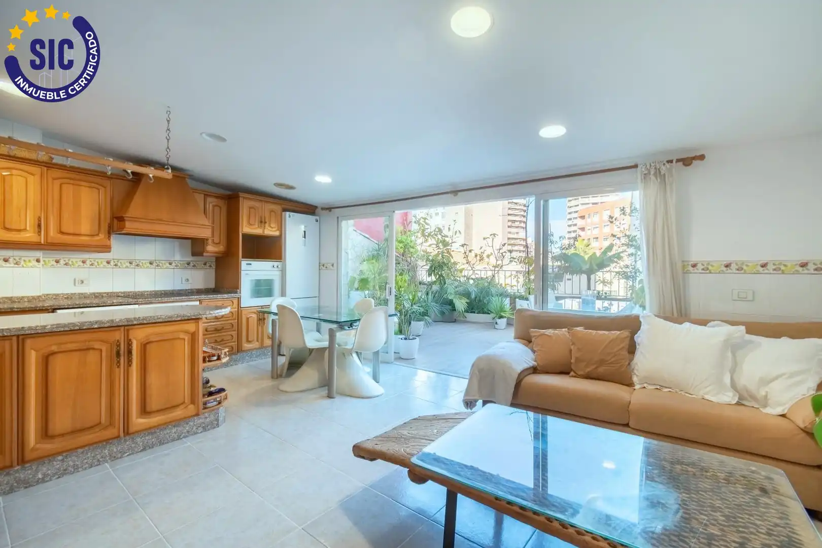 Sala de estar de Edificio en venta en Castellón de la Plana / Castelló de la Plana