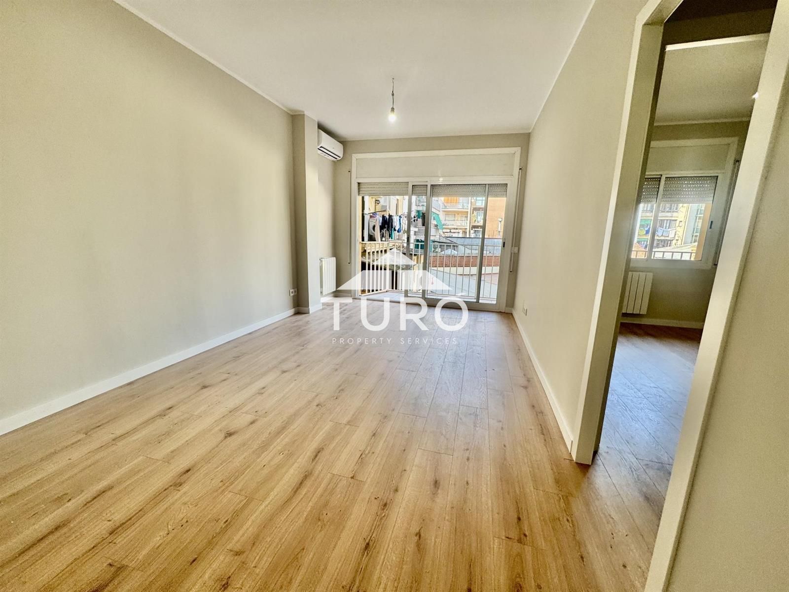 Sala d'estar de Pis en venda en  Barcelona Capital amb Aire condicionat, Calefacció i Parquet