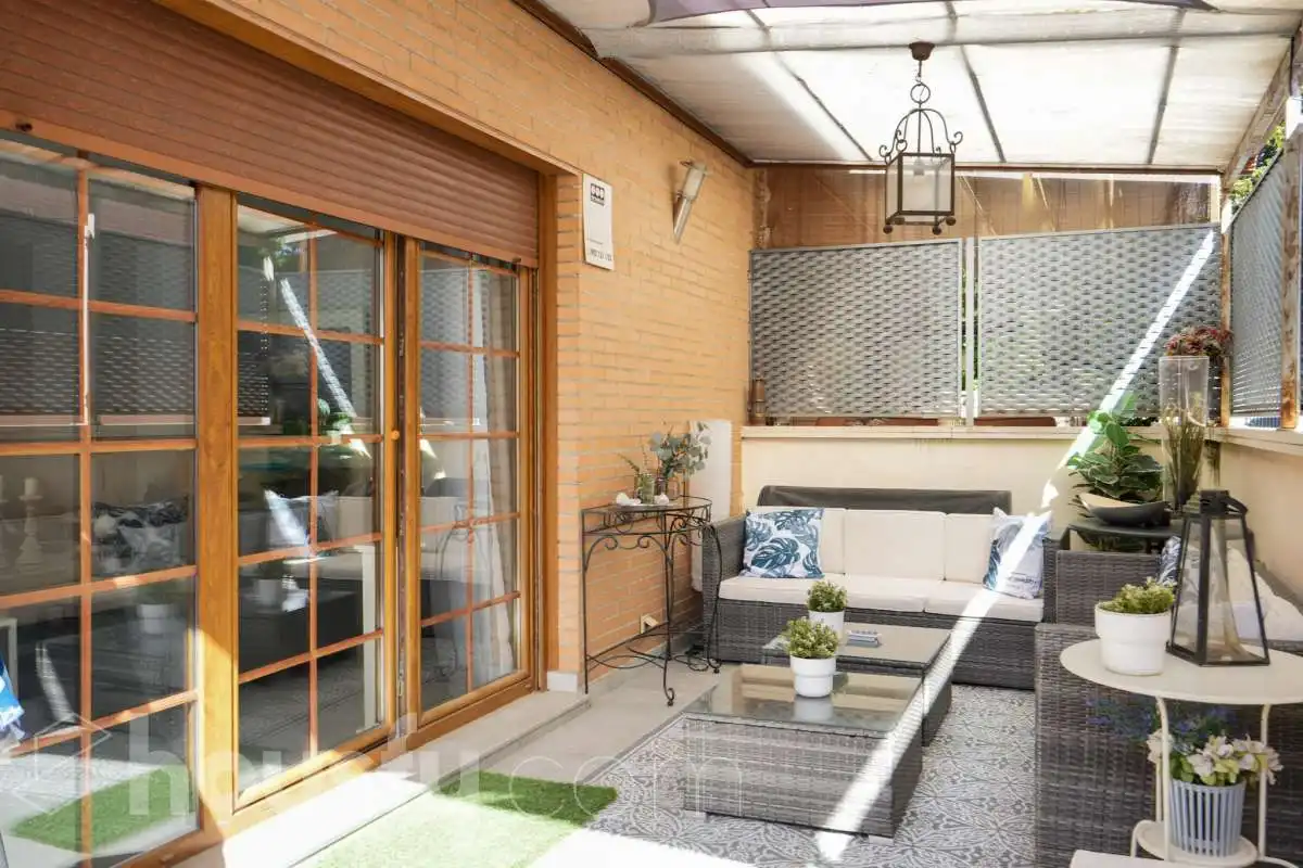Terraza de Casa adosada en venta en Madrid con Aire acondicionado, Calefacción y Jardín privado