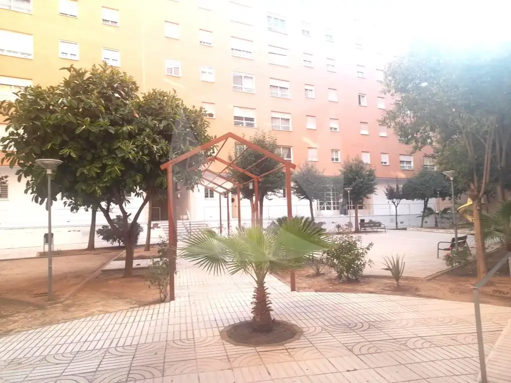Außenansicht von Wohnung zur Miete in Pardaleras