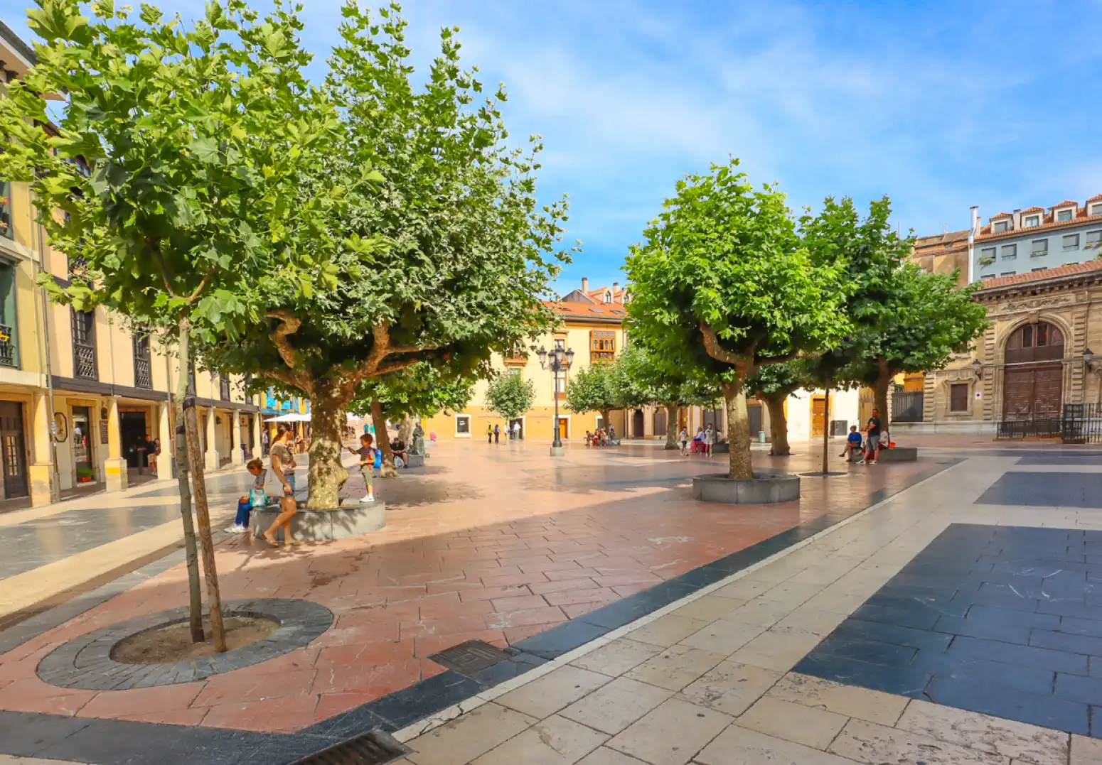 Außenansicht von Wohnung zur Miete in Oviedo  mit Heizung und Parkett