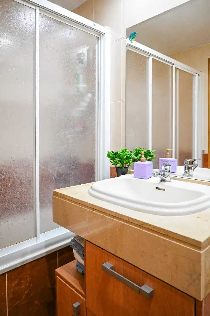 Bathroom of Flat for sale in Valencia  with Air Conditioner, Terrace and Swimming Pool