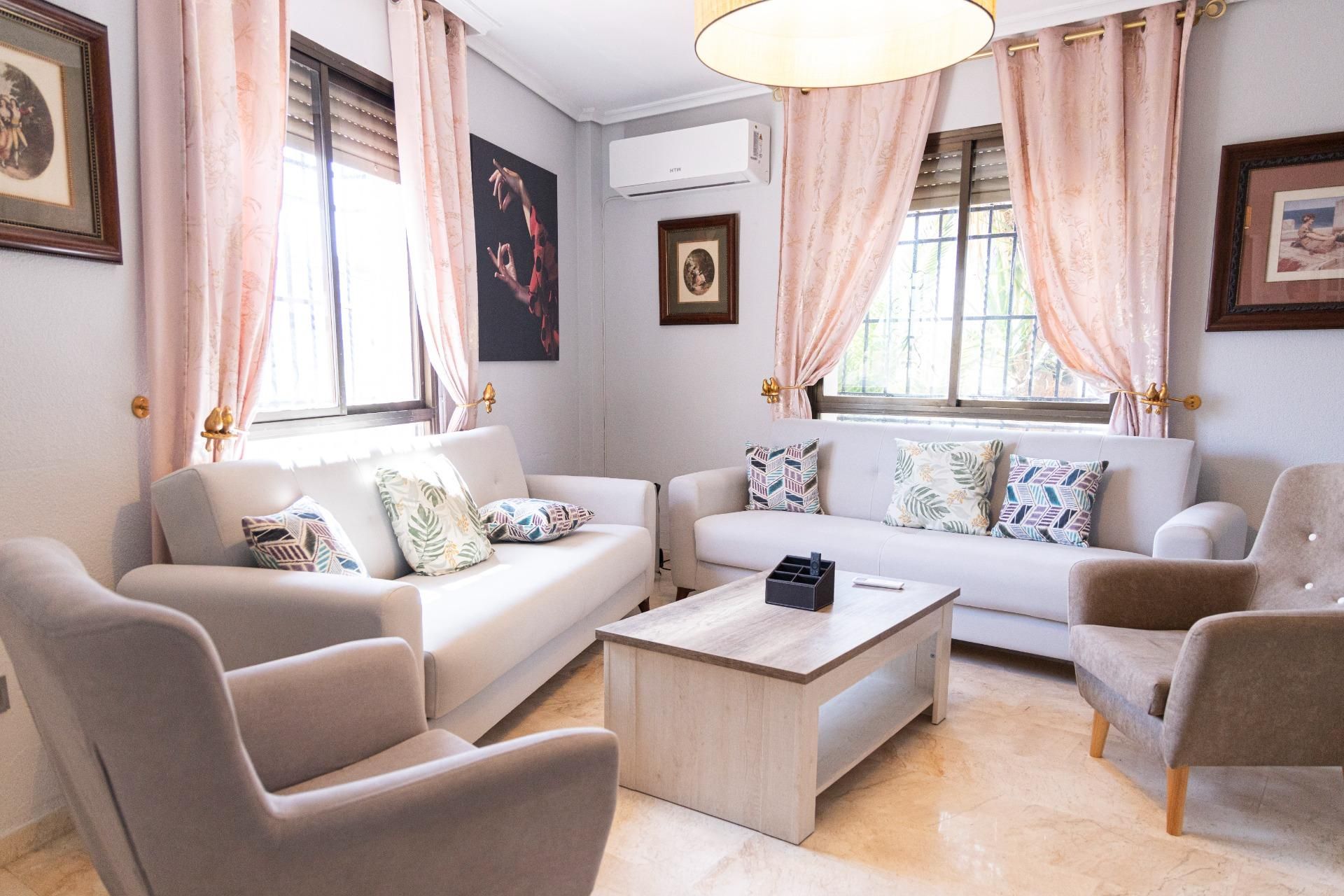 Sala d'estar de Casa adosada en venda en  Córdoba Capital