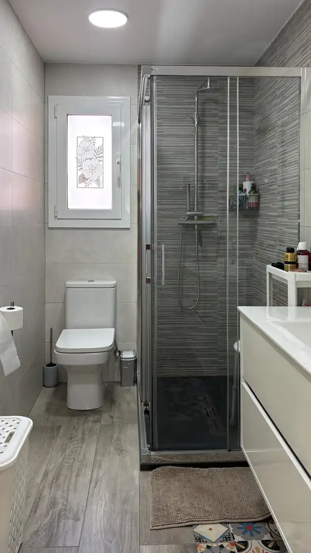 Baño de Casa adosada en venta en Blanes con Calefacción, Terraza y Balcón