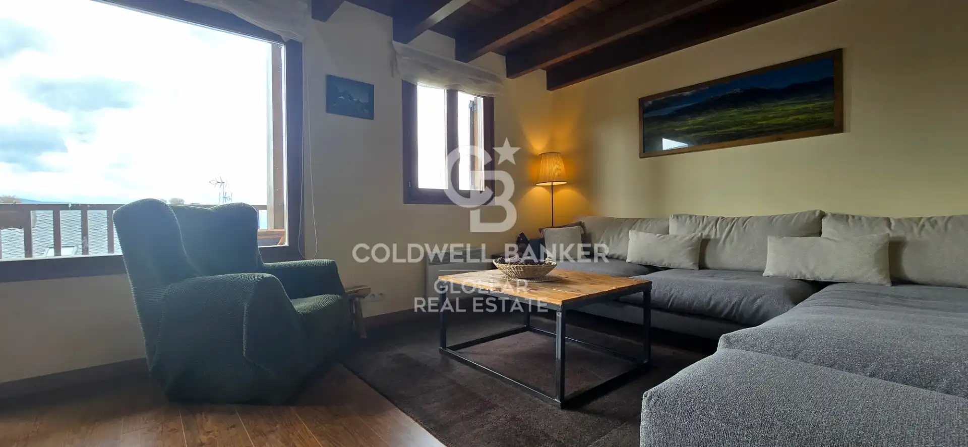 Living room of Duplexes for rent in Osséja  with Parquet flooring, Terrace and Furnished