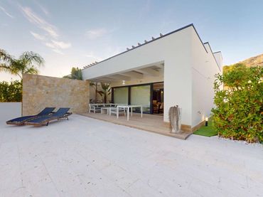 Casa con piscina en venta en Monforte del Cid