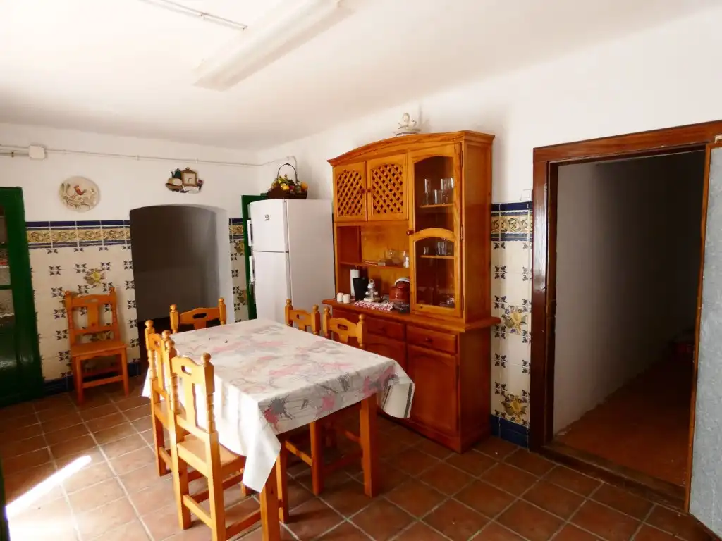 Country homes for sale in Almayate