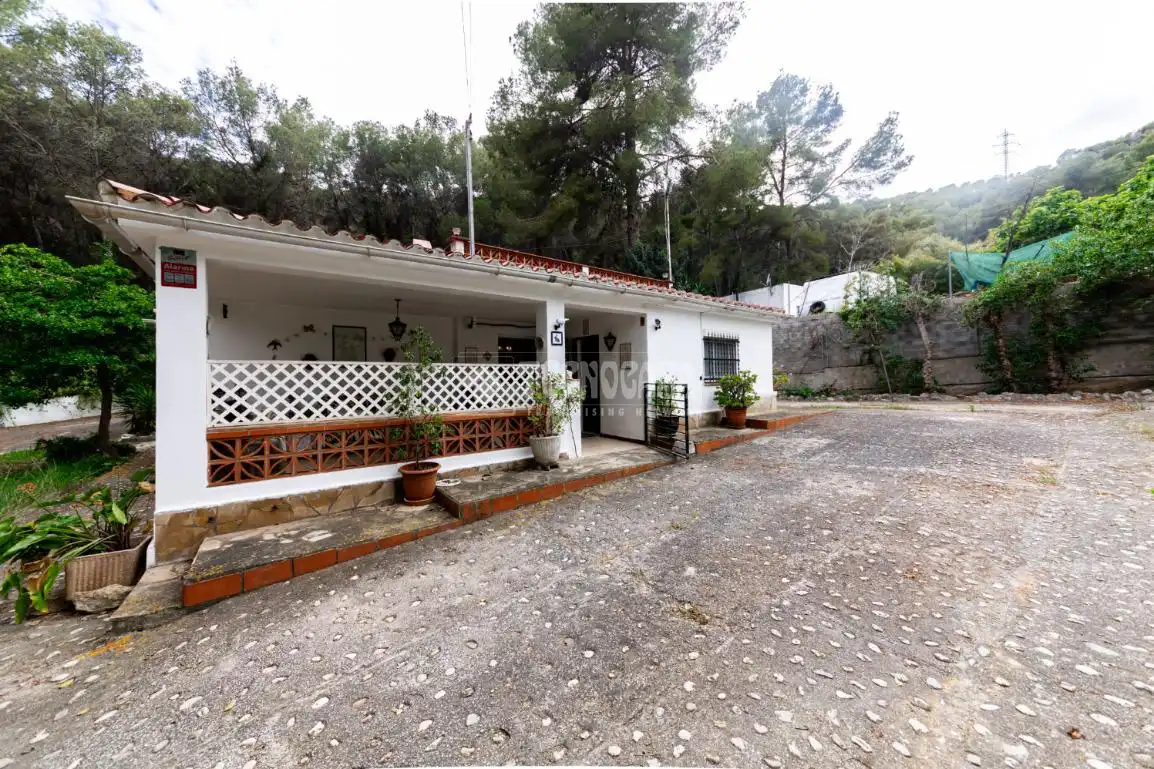 Vista exterior de Finca rústica en venta en Cubelles con Calefacción, Jardín privado y Terraza