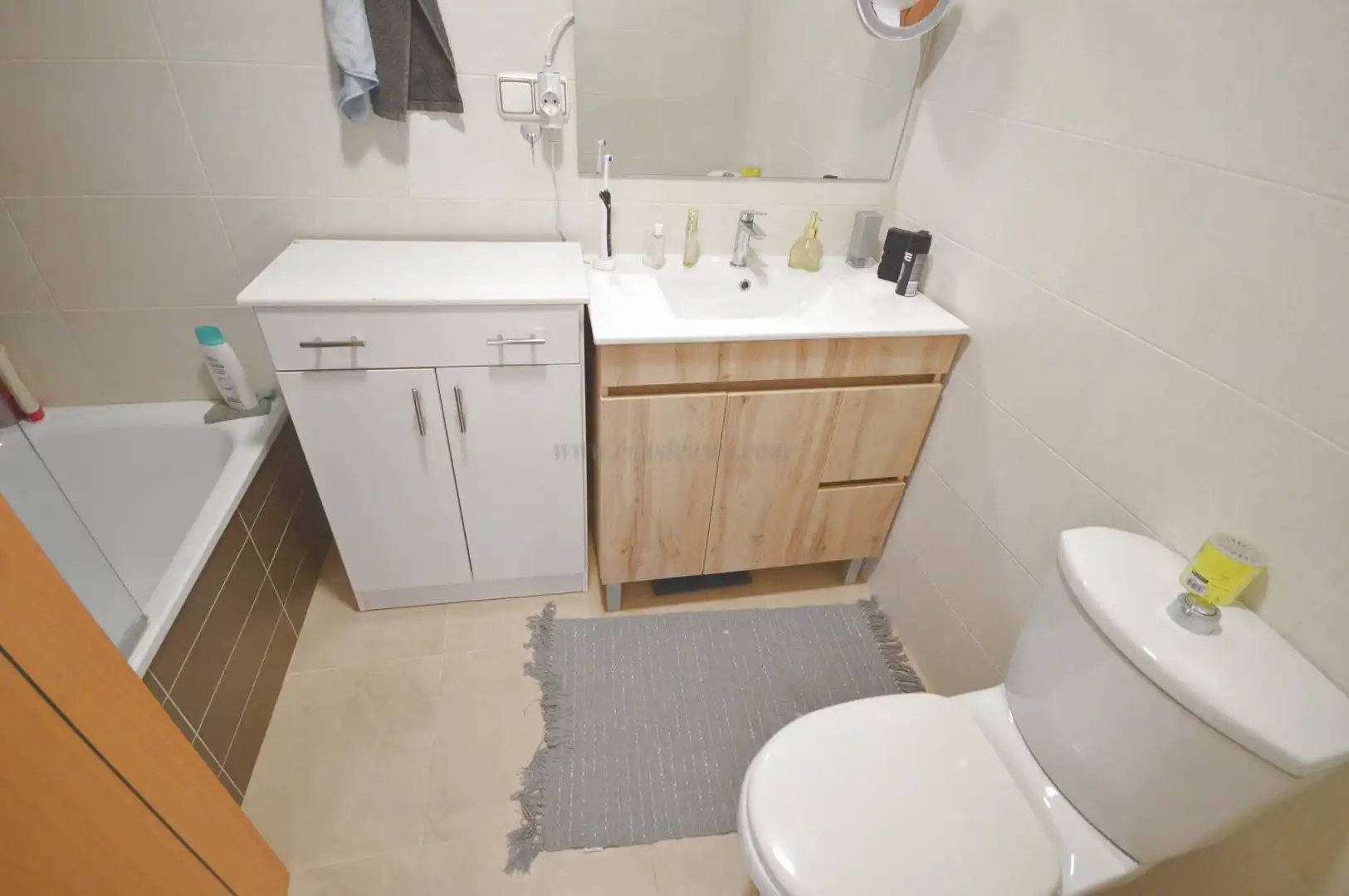 Badezimmer von Wohnungen zum Verkauf in Orihuela mit Klimaanlage, Heizung und Terrasse