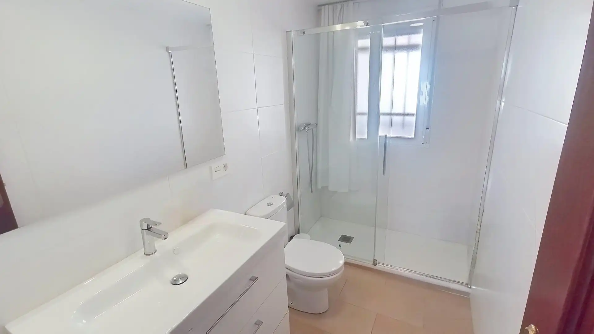 Baño de Casa adosada de alquiler en Armilla con Aire acondicionado, Calefacción y Terraza