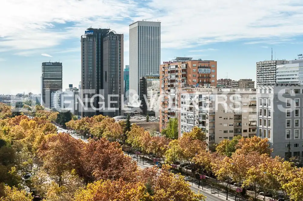 Pis de lloguer a Avenida de Alberto Alcocer, Hispanoamérica - Bernabéu
