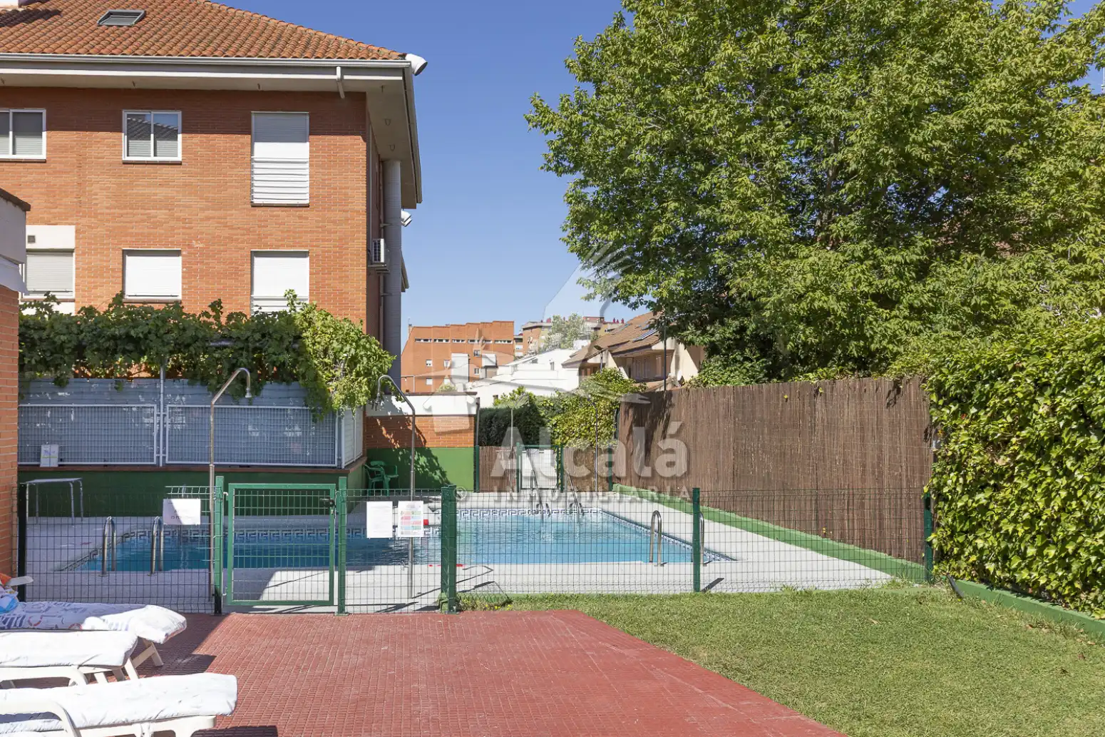 Piscina de Piso en venta en Alcalá de Henares con Calefacción, Parquet y Piscina