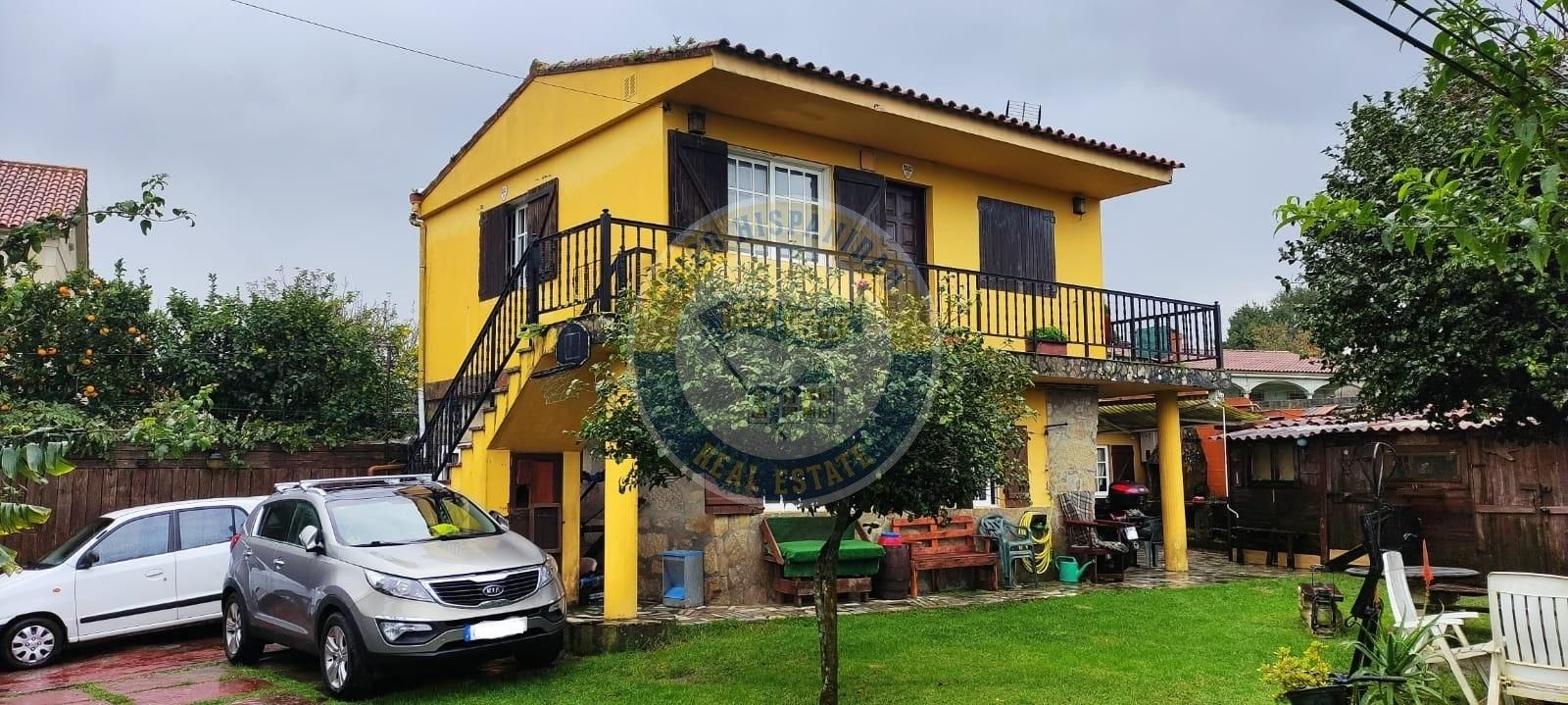 Vista exterior de Casa o xalet en venda en Vigo  amb Jardí privat i Balcó