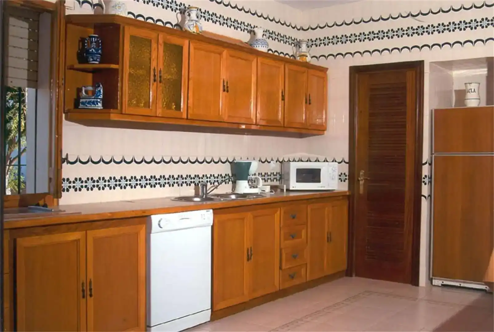 Cuina de Casa o xalet en venda en Carmona amb Aire condicionat, Jardí privat i Traster