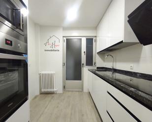 Kitchen of Flat to rent in Salamanca Capital  with Balcony