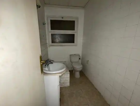 Bathroom of Flat for sale in Ponent