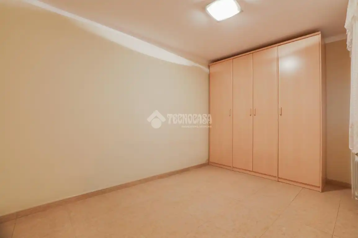 Habitación de Piso en venta en Mollet del Vallès con Amueblado y Balcón