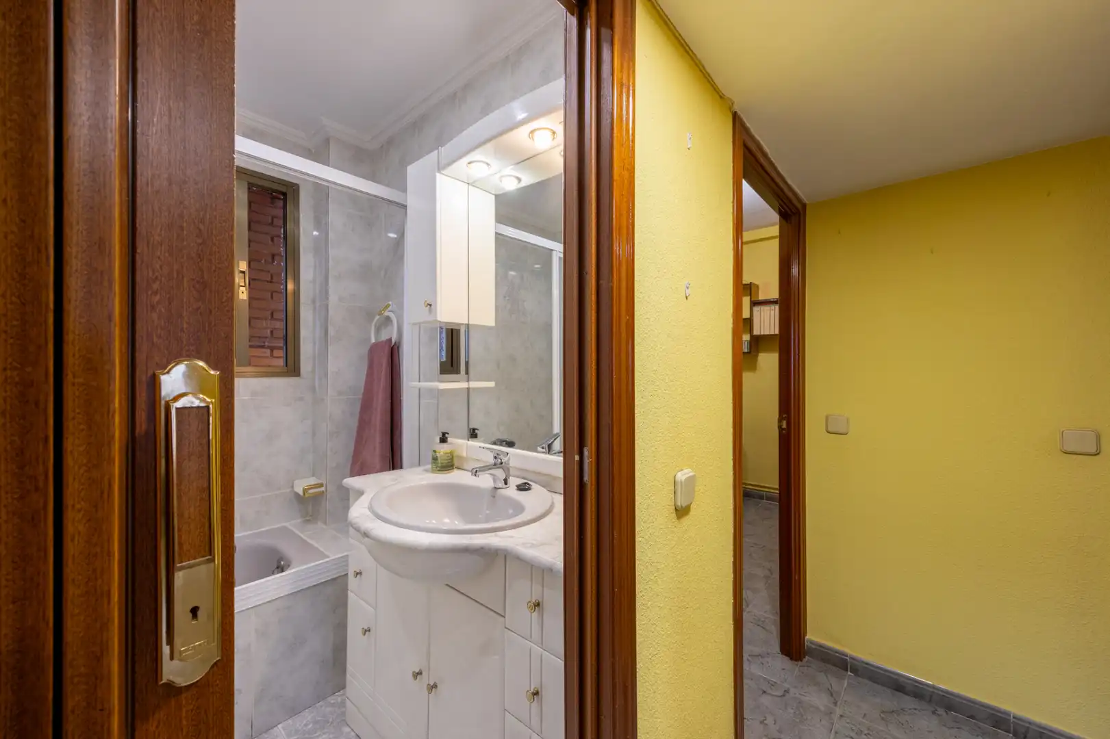 Bathroom of Flat for sale in El Arroyo - La Fuente