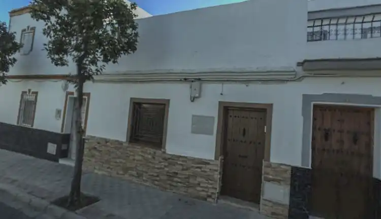 Vista exterior de Pis en venda en Dos Hermanas