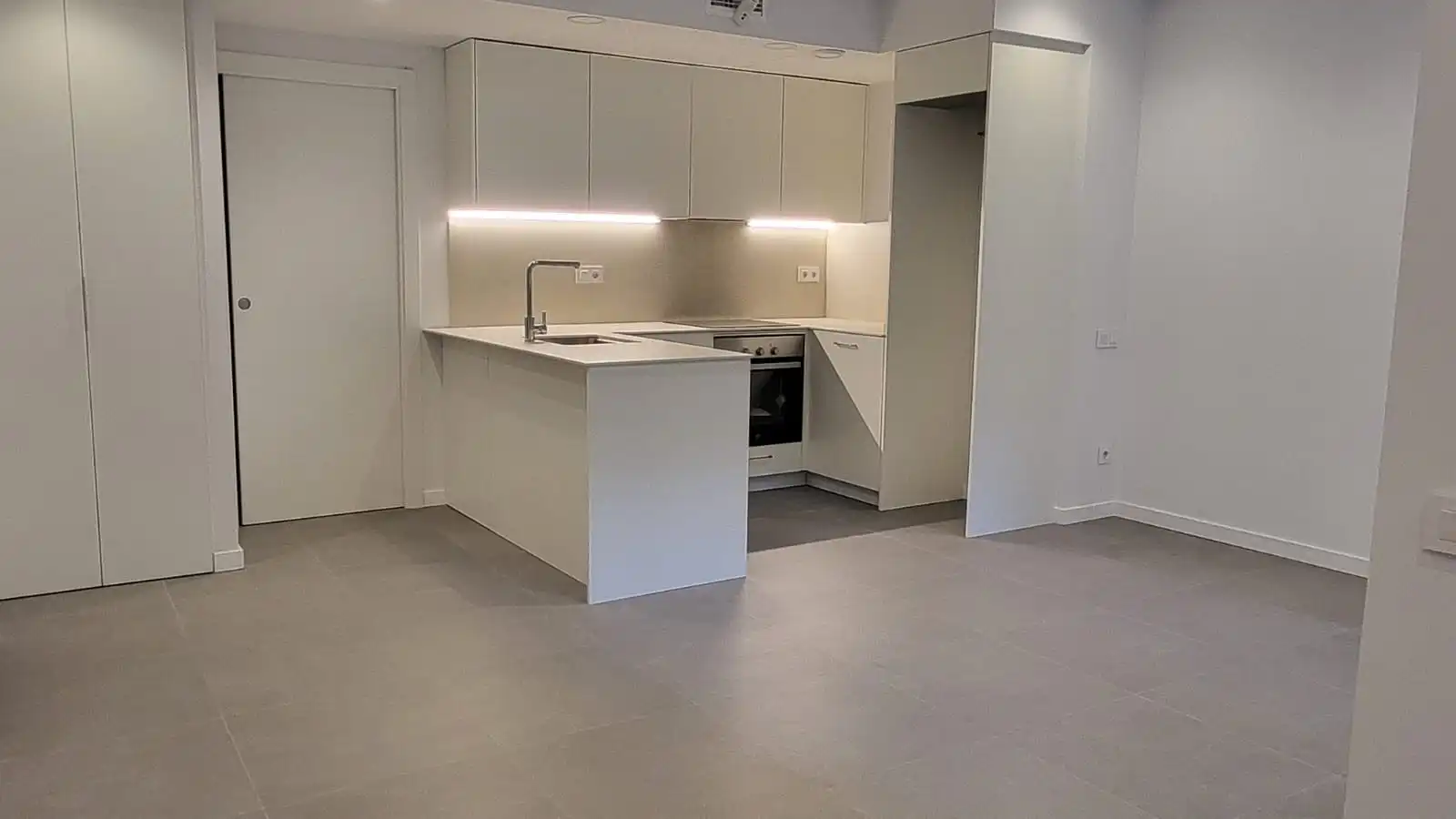 Cocina de Planta baja en venta en Sabadell con Aire acondicionado y Calefacción